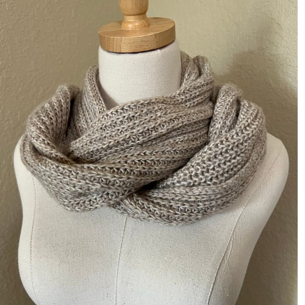 NEW Old Navy Tan Gold Knit Scarf Festive Holiday Neutral